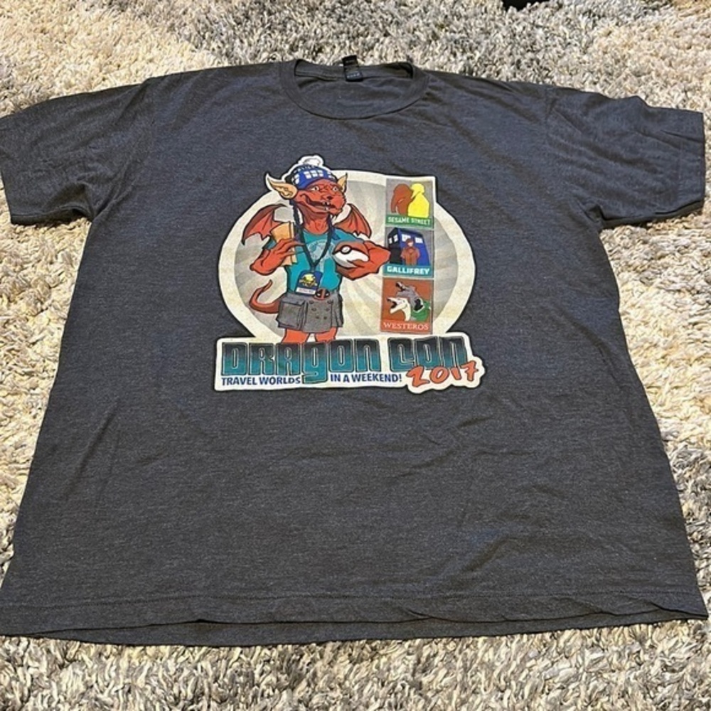 Dragon Con 2017 tee shirt size Large